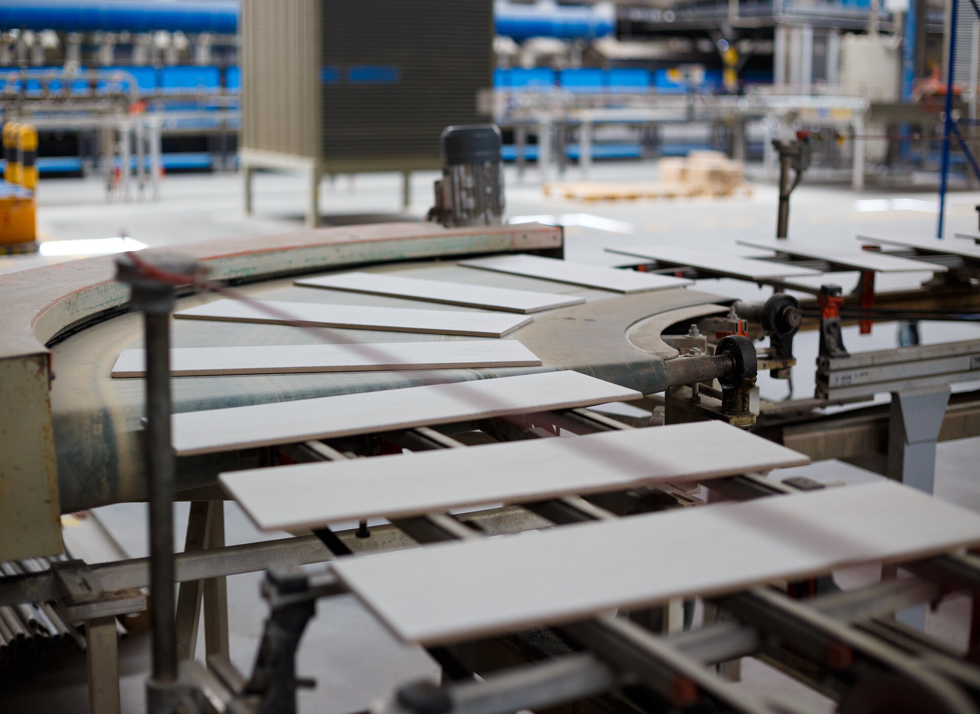 Export Hub supplies high-quality calcium carbonate from Egypt for global industries, with reliable export logistics, quality control, and timely delivery.